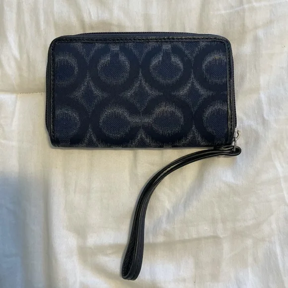 Coach Wristlet Wallet - Picture 2 of 4